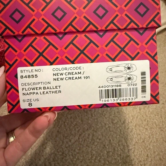 Tory Burch Ivory Flower Scrunch Ballet Flats - Picture 4 of 5